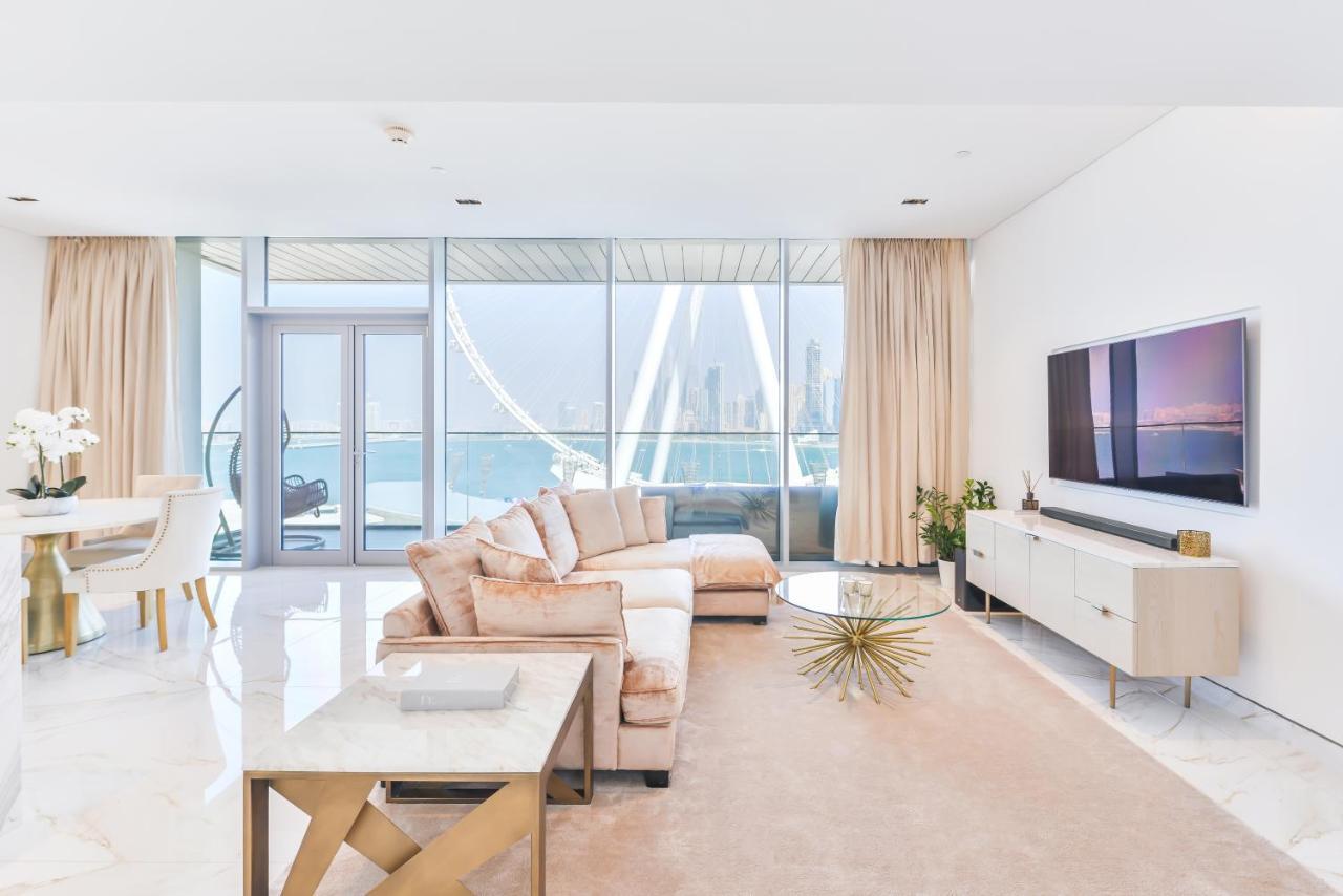 Luxury 2 Bedroom Beachfront Apt W Stunning Sea View Dubaï Extérieur photo