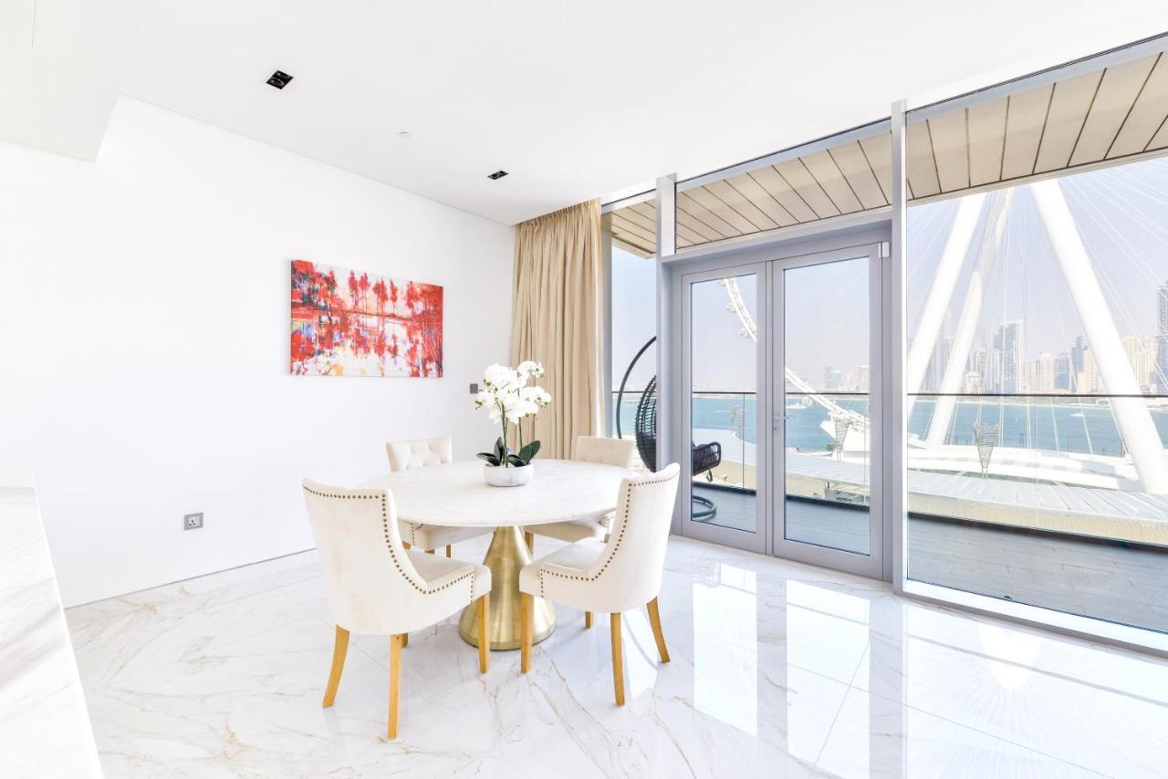 Luxury 2 Bedroom Beachfront Apt W Stunning Sea View Dubaï Extérieur photo