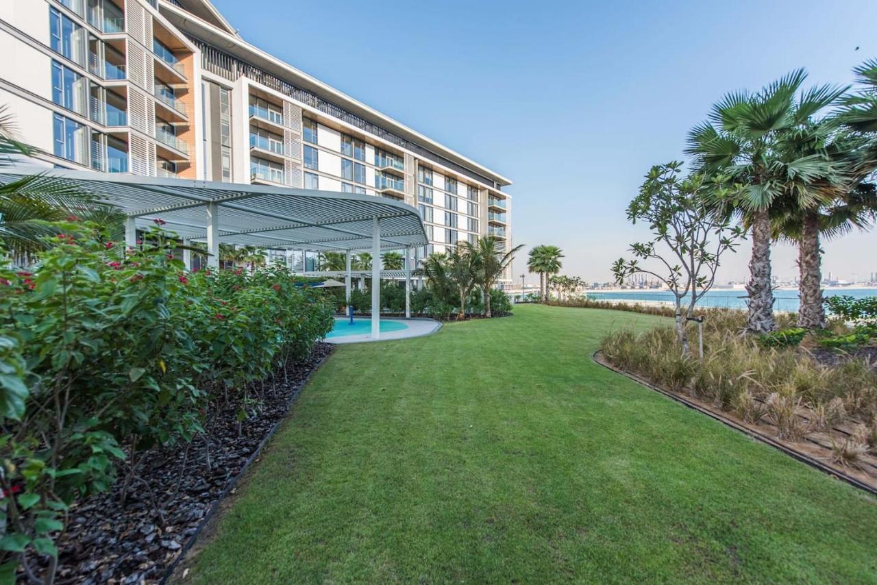 Luxury 2 Bedroom Beachfront Apt W Stunning Sea View Dubaï Extérieur photo